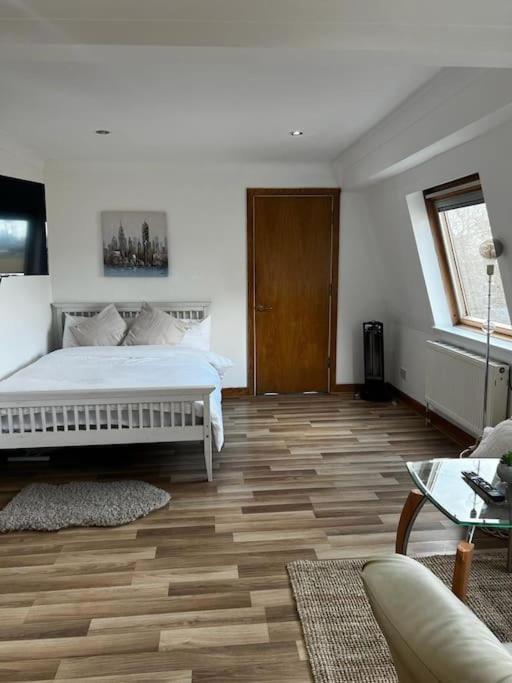 Quirky Studio Flat Selfcontained London Exterior photo