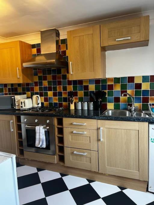 Quirky Studio Flat Selfcontained London Exterior photo